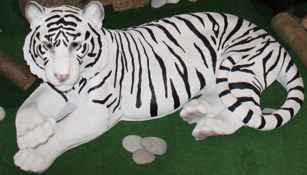 Tiger Weiß, liegend *AUSVERKAUFT*